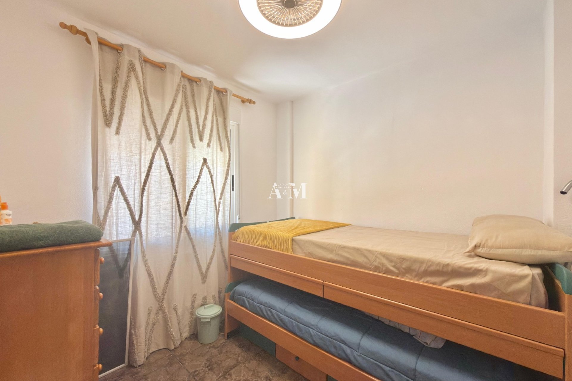 Alquiler a largo plazo - Apartamento / piso - Torrevieja - El Acequión - Los Náufragos