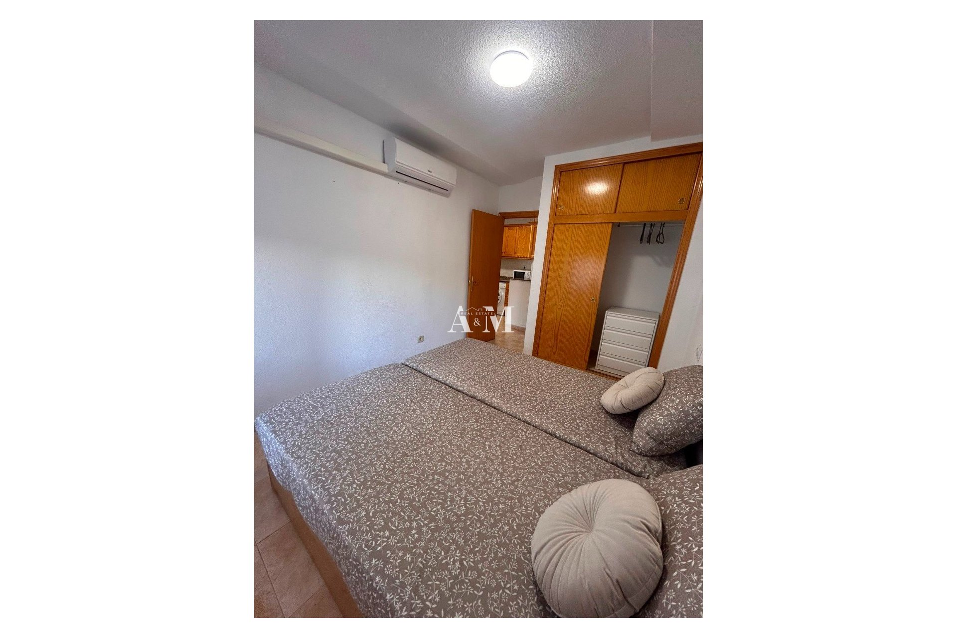 Alquiler a largo plazo - Apartamento / piso - Torrevieja - El Acequión - Los Náufragos