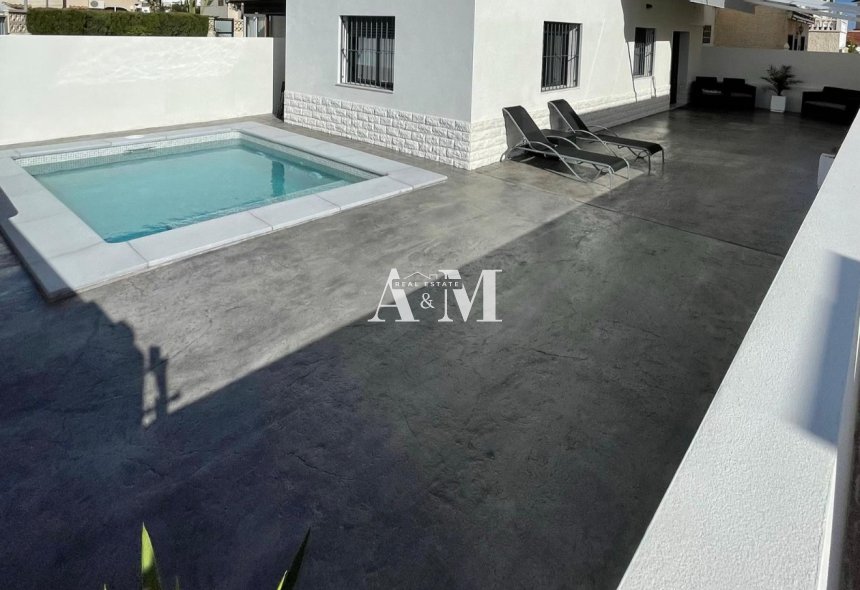 Alquiler a largo plazo - Apartamento / piso - Torrevieja - Nueva Torrevieja - Aguas Nuevas