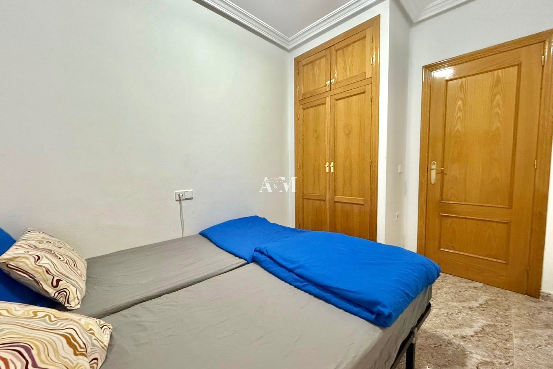 Alquiler a largo plazo - Apartamento / piso - Torrevieja - Playa de los Locos