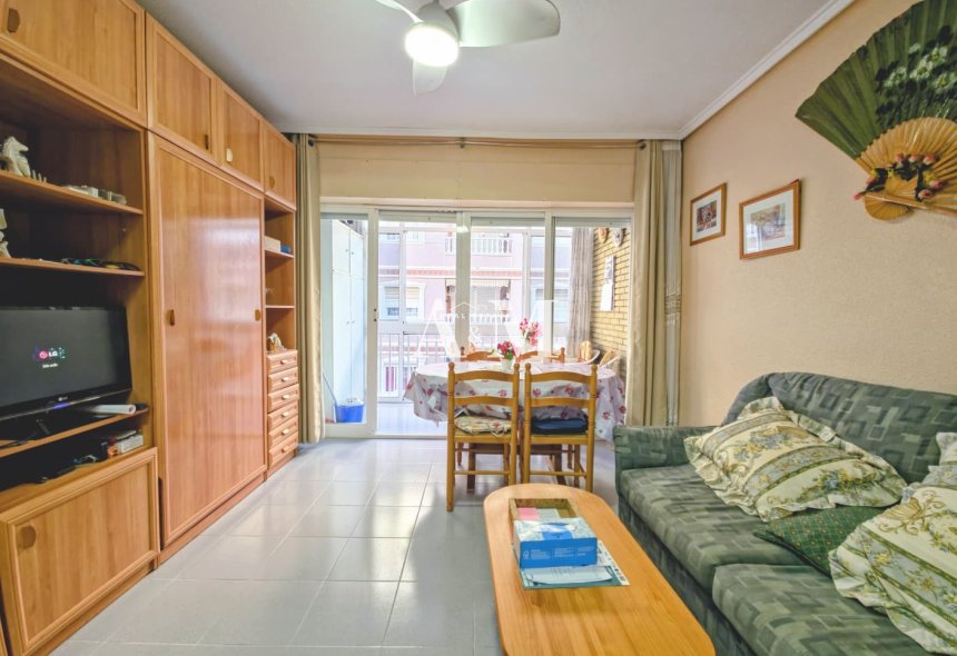 Alquiler a largo plazo - Apartamento / piso - Torrevieja - Playa de los Locos