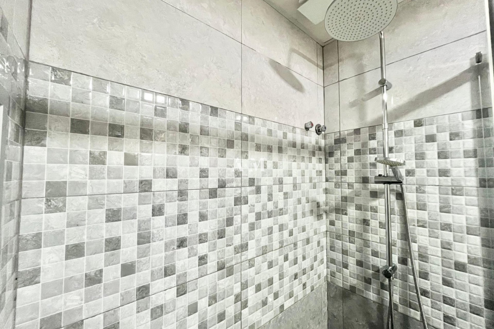 Alquiler a largo plazo - Apartamento / piso - Torrevieja - Playa de los Locos