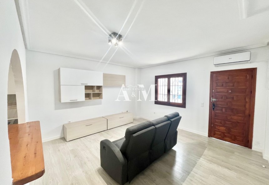 Alquiler a largo plazo - Apartamento / piso - Torrevieja - Playa de los Locos