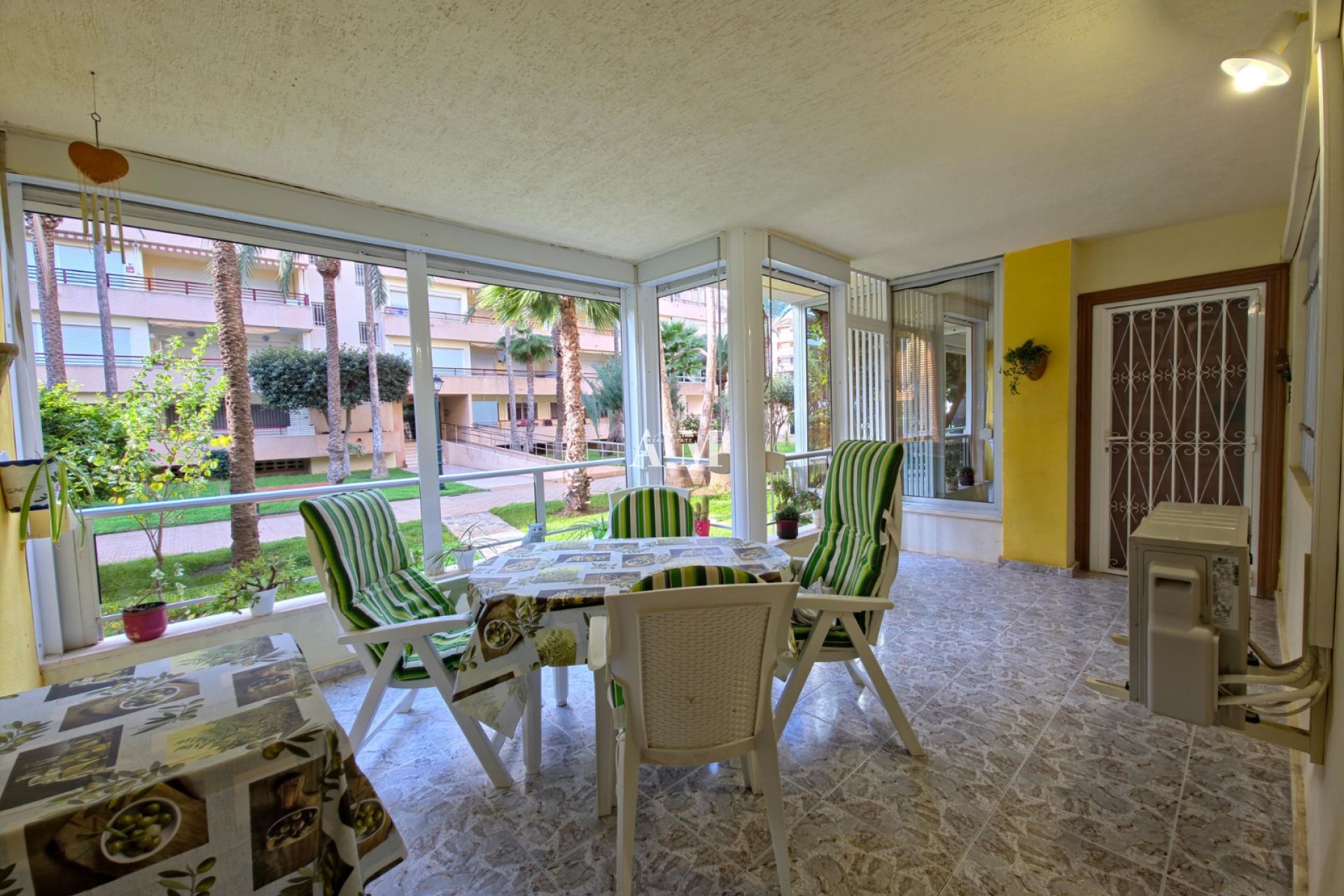 Alquiler a largo plazo - Apartamento / piso - Torrevieja - Playa de los Locos