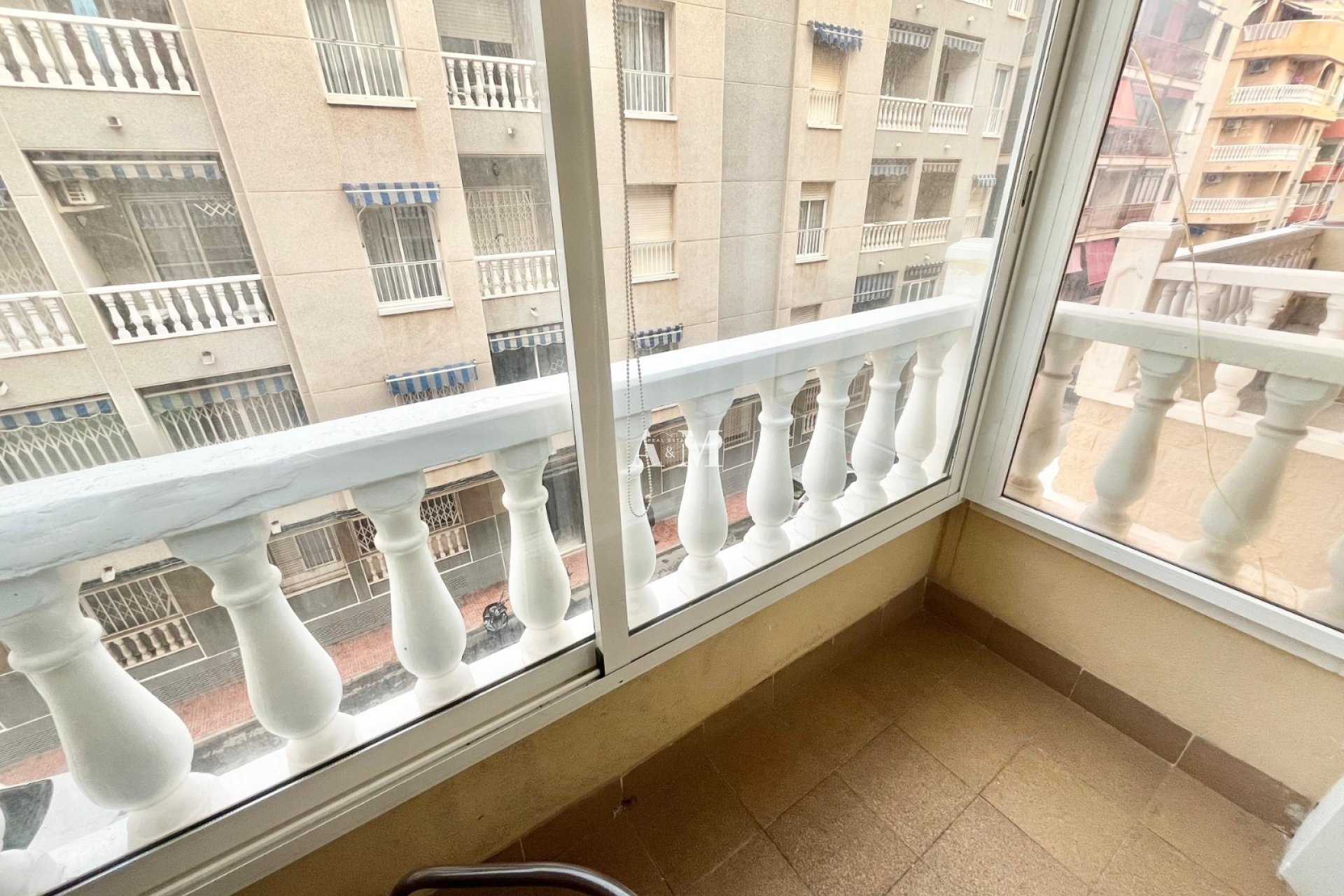 Alquiler a largo plazo - Apartamento / piso - Torrevieja - Playa de los Locos