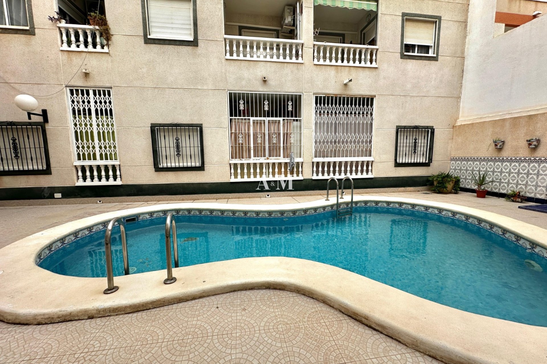 Alquiler a largo plazo - Apartamento / piso - Torrevieja - Playa de los Locos