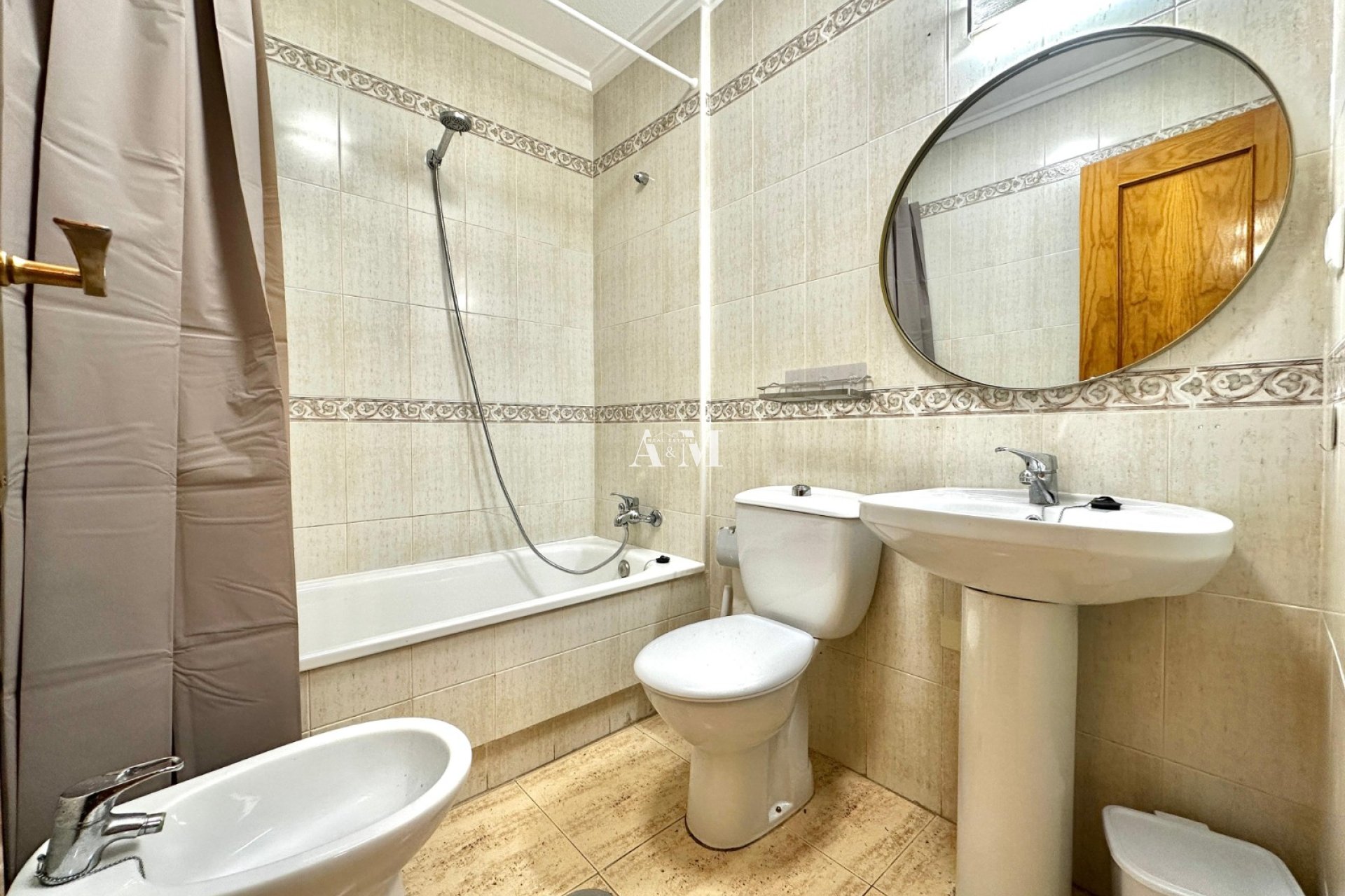 Alquiler a largo plazo - Apartamento / piso - Torrevieja - Playa de los Locos