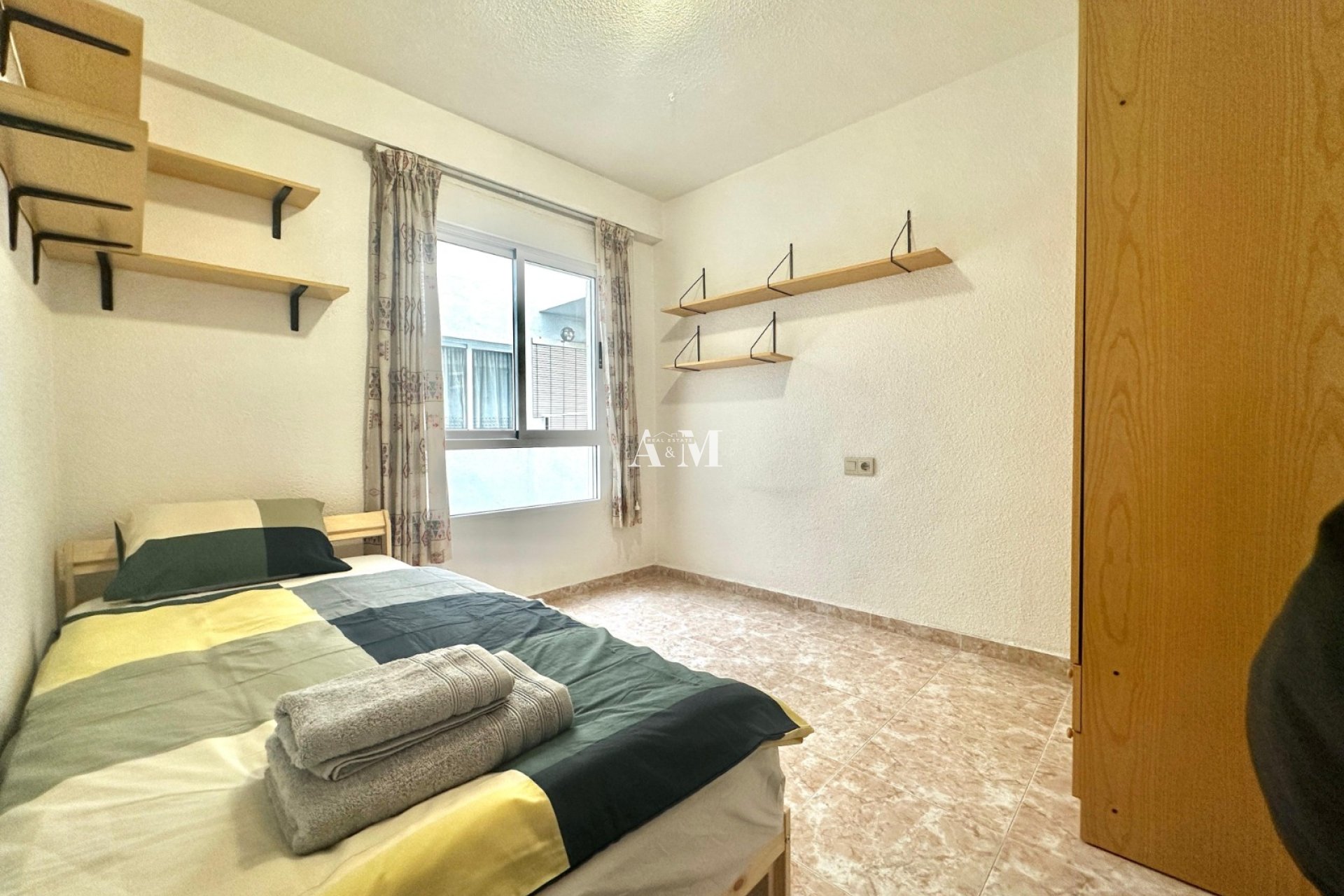 Alquiler a largo plazo - Apartamento / piso - Torrevieja - Playa de los Locos