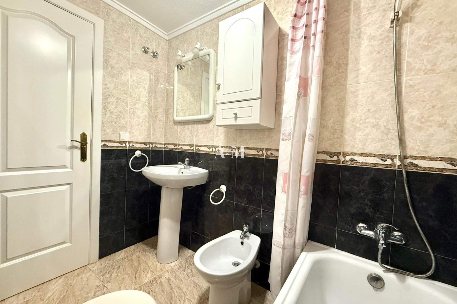 Alquiler a largo plazo - Apartamento / piso - Torrevieja - Playa de los Locos