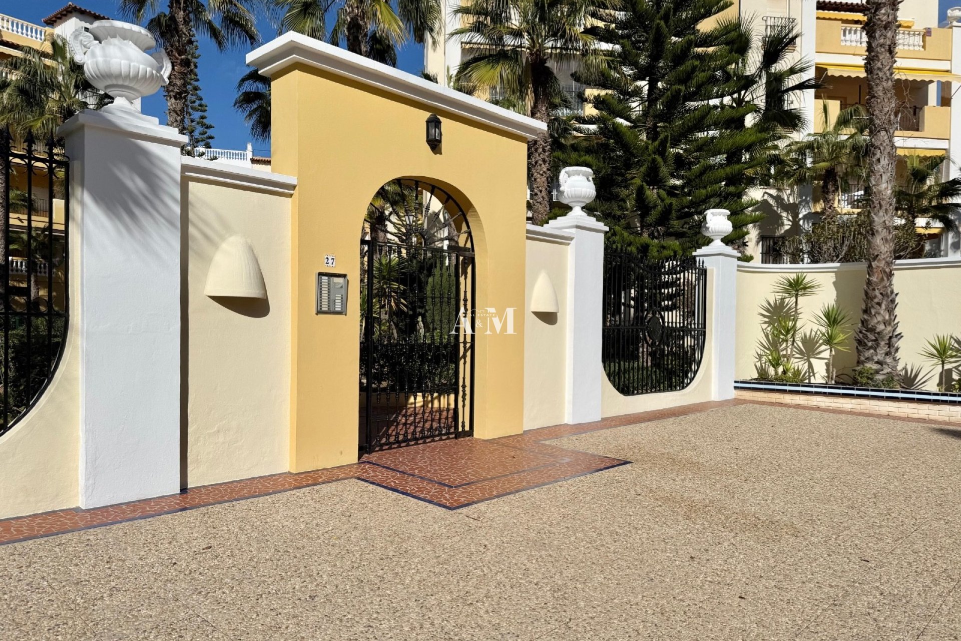 Alquiler a largo plazo - Apartamento / piso - Torrevieja - Playa de los Locos