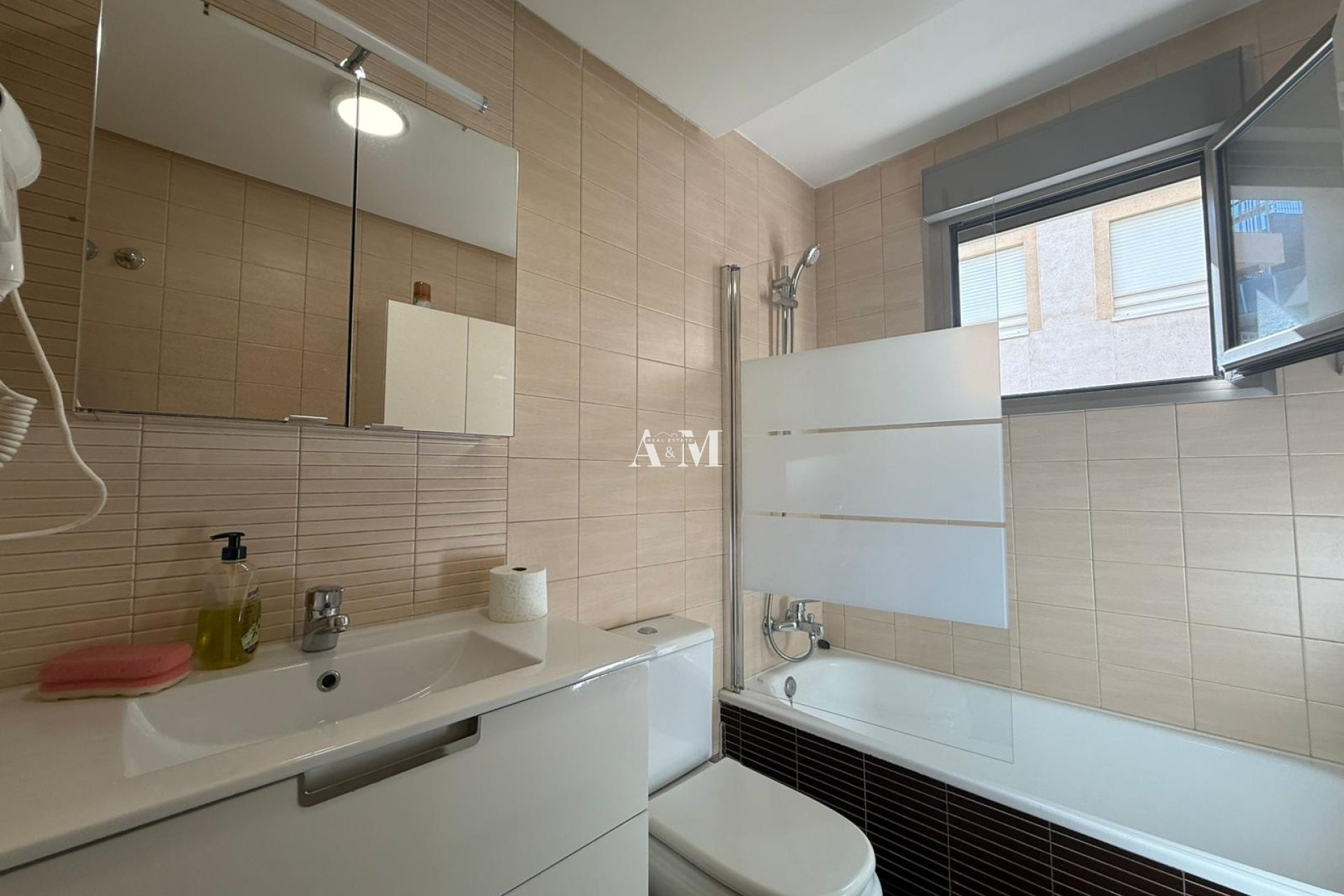 Alquiler a largo plazo - Apartamento / piso - Torrevieja - Playa de los Locos