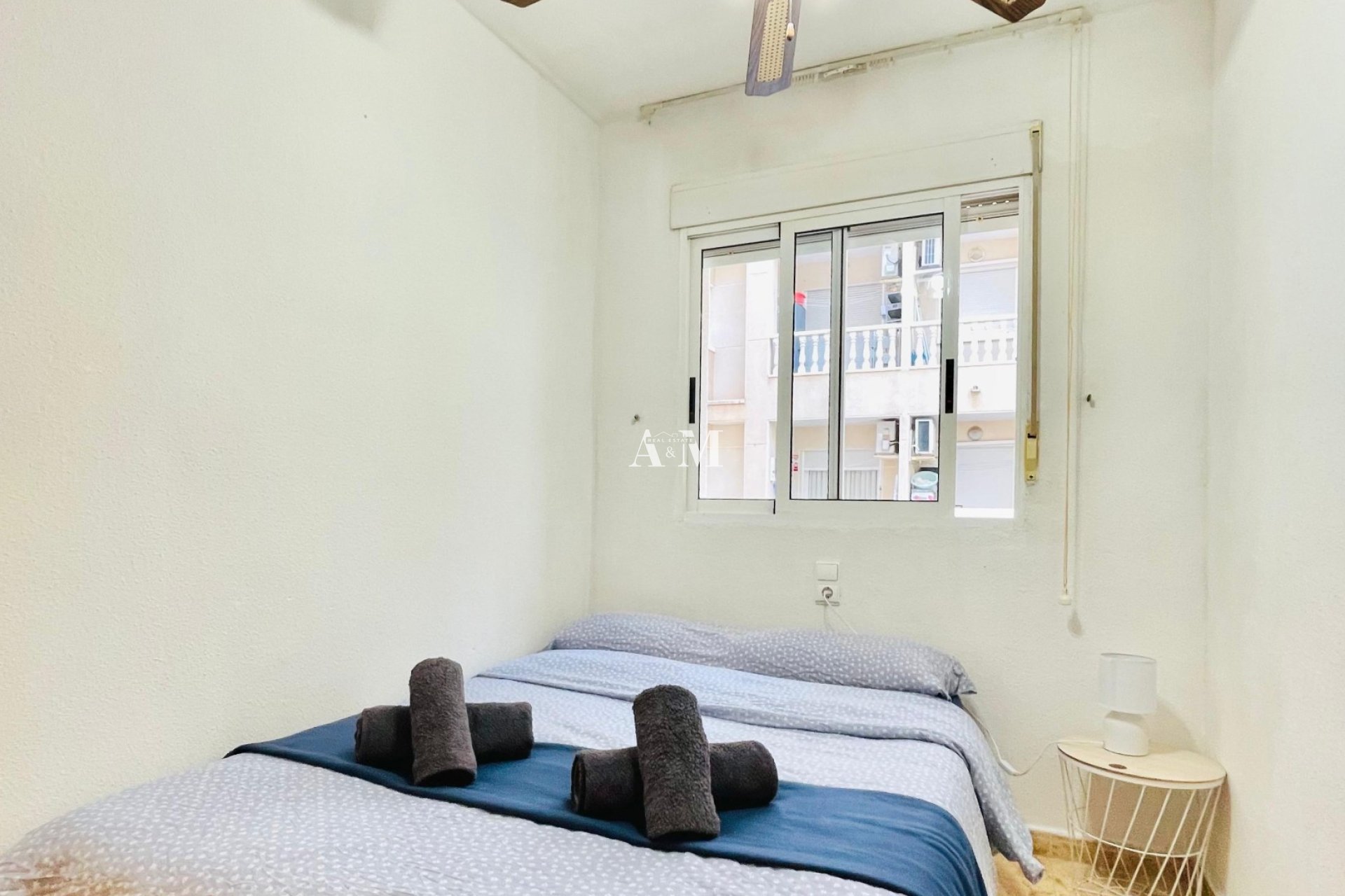 Alquiler a largo plazo - Apartamento / piso - Torrevieja - Playa de los Locos