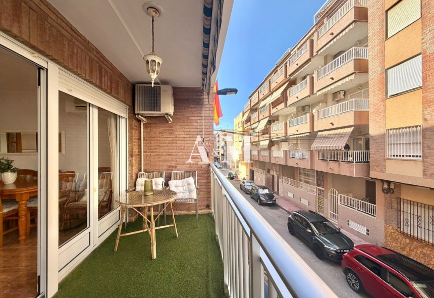 Alquiler a largo plazo - Apartamento / piso - Torrevieja - Playa del Cura