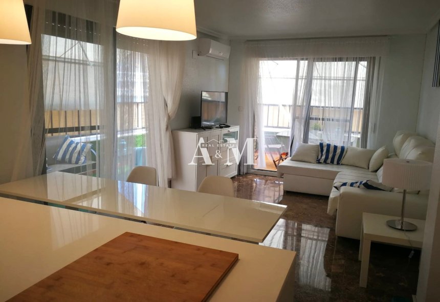 Alquiler a largo plazo - Apartamento / piso - Torrevieja - Playa del Cura