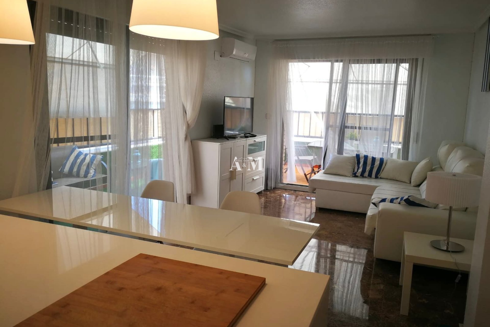 Alquiler a largo plazo - Apartamento / piso - Torrevieja - Playa del Cura