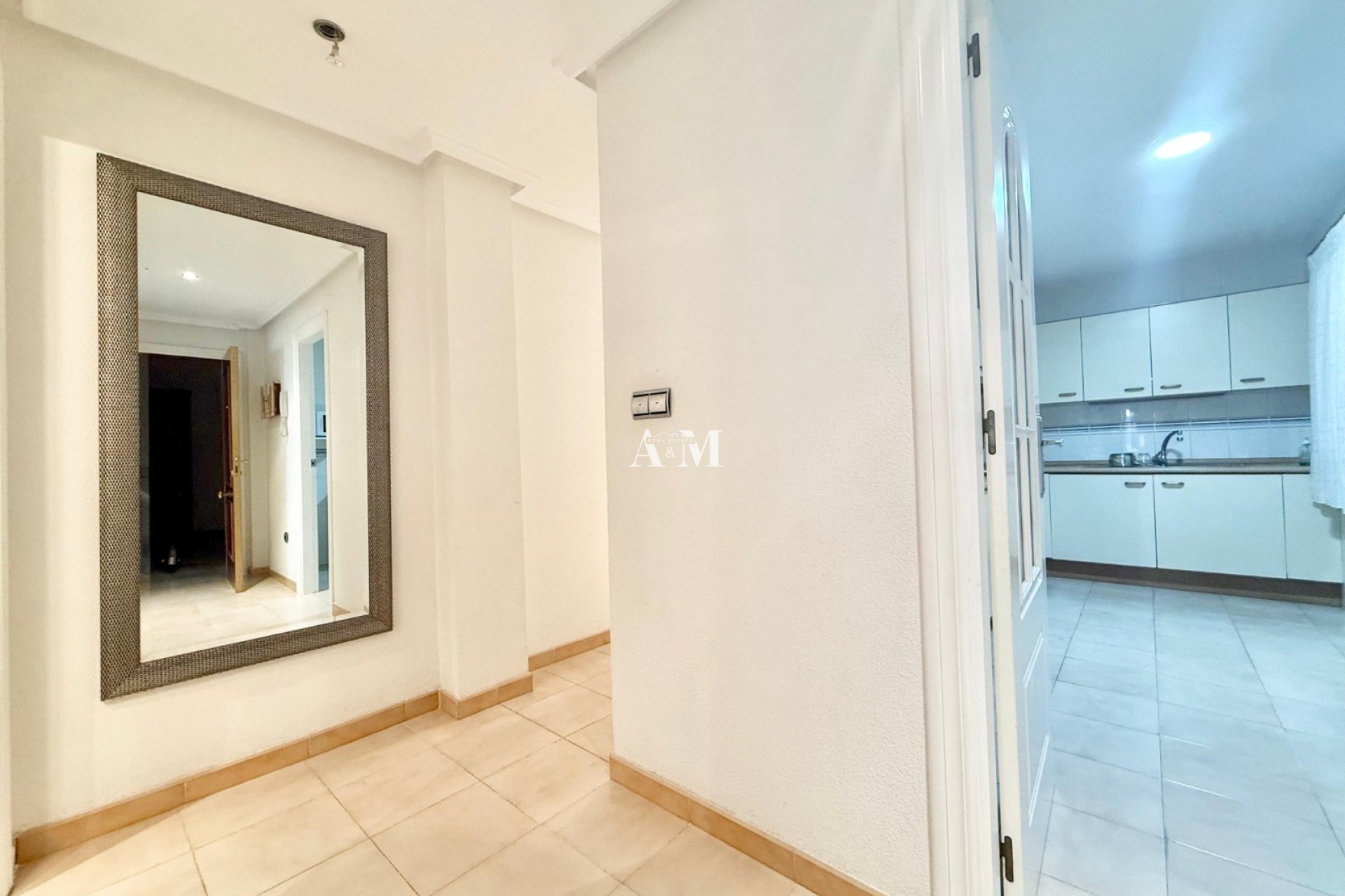 Alquiler a largo plazo - Apartamento / piso - Torrevieja - Playa del Cura