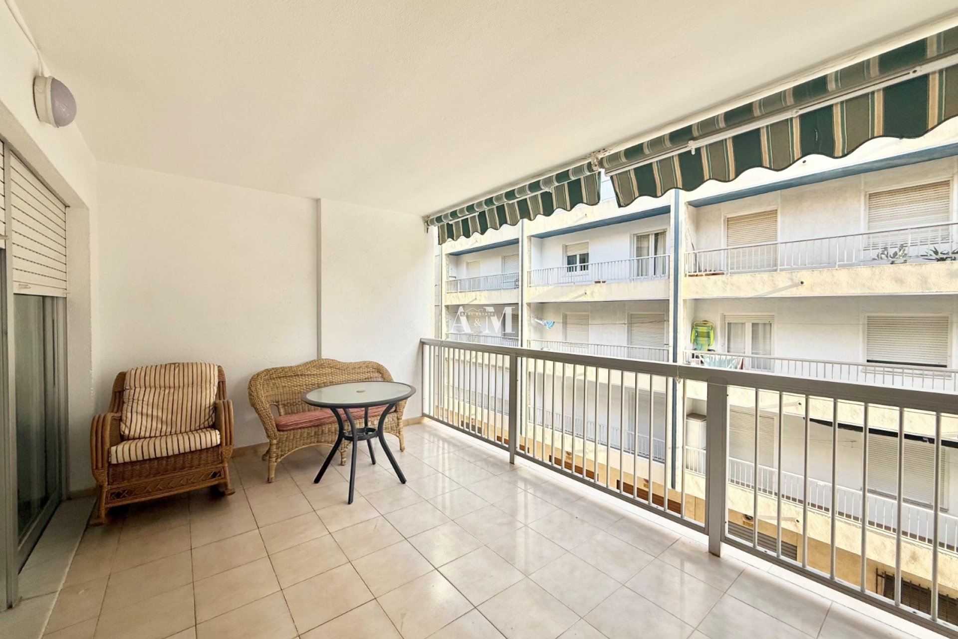 Alquiler a largo plazo - Apartamento / piso - Torrevieja - Playa del Cura