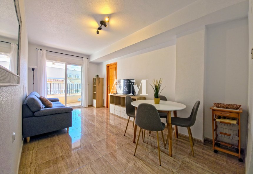 Alquiler a largo plazo - Apartamento / piso - Torrevieja - Playa del Cura