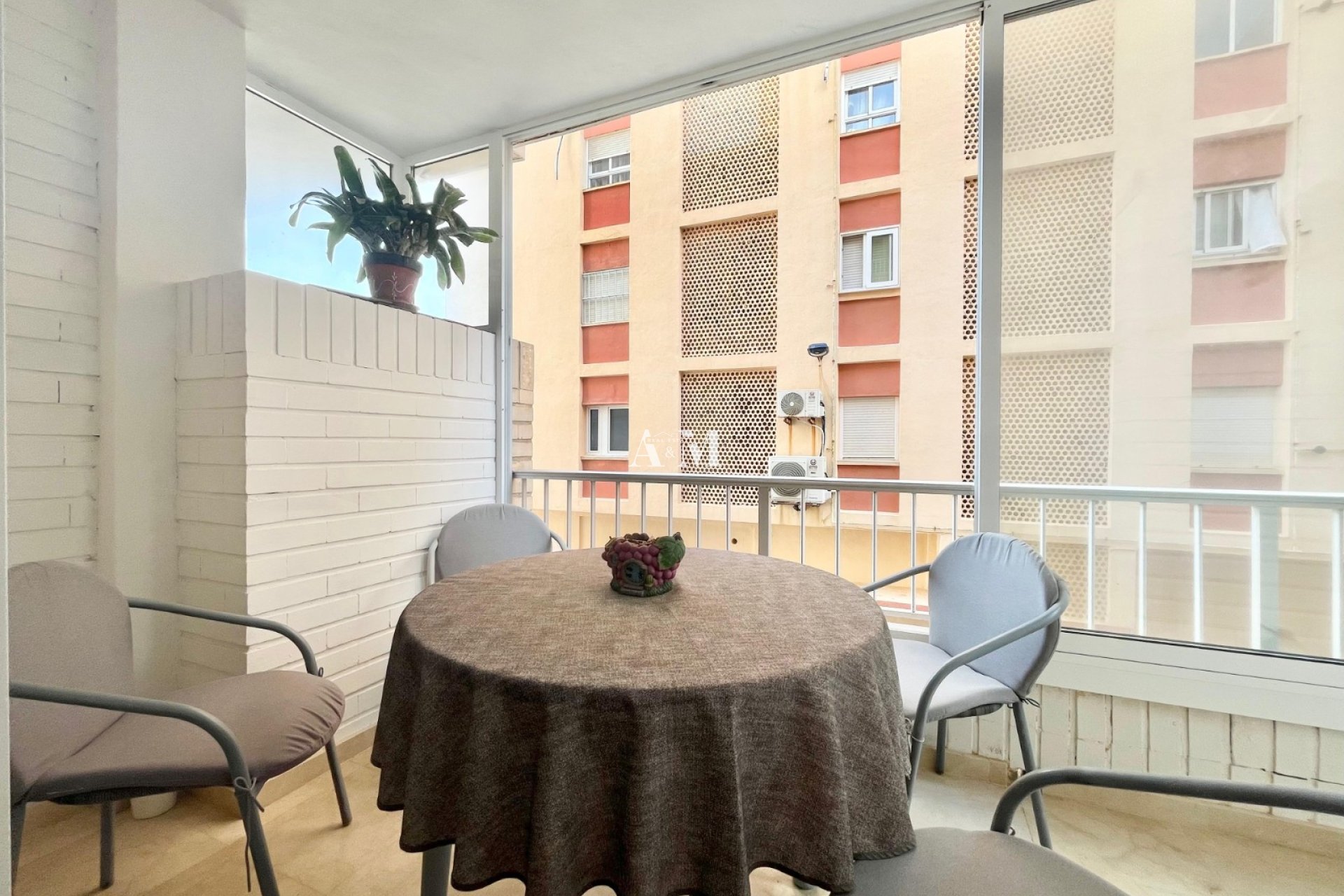 Alquiler a largo plazo - Apartamento / piso - Torrevieja - Playa del Cura