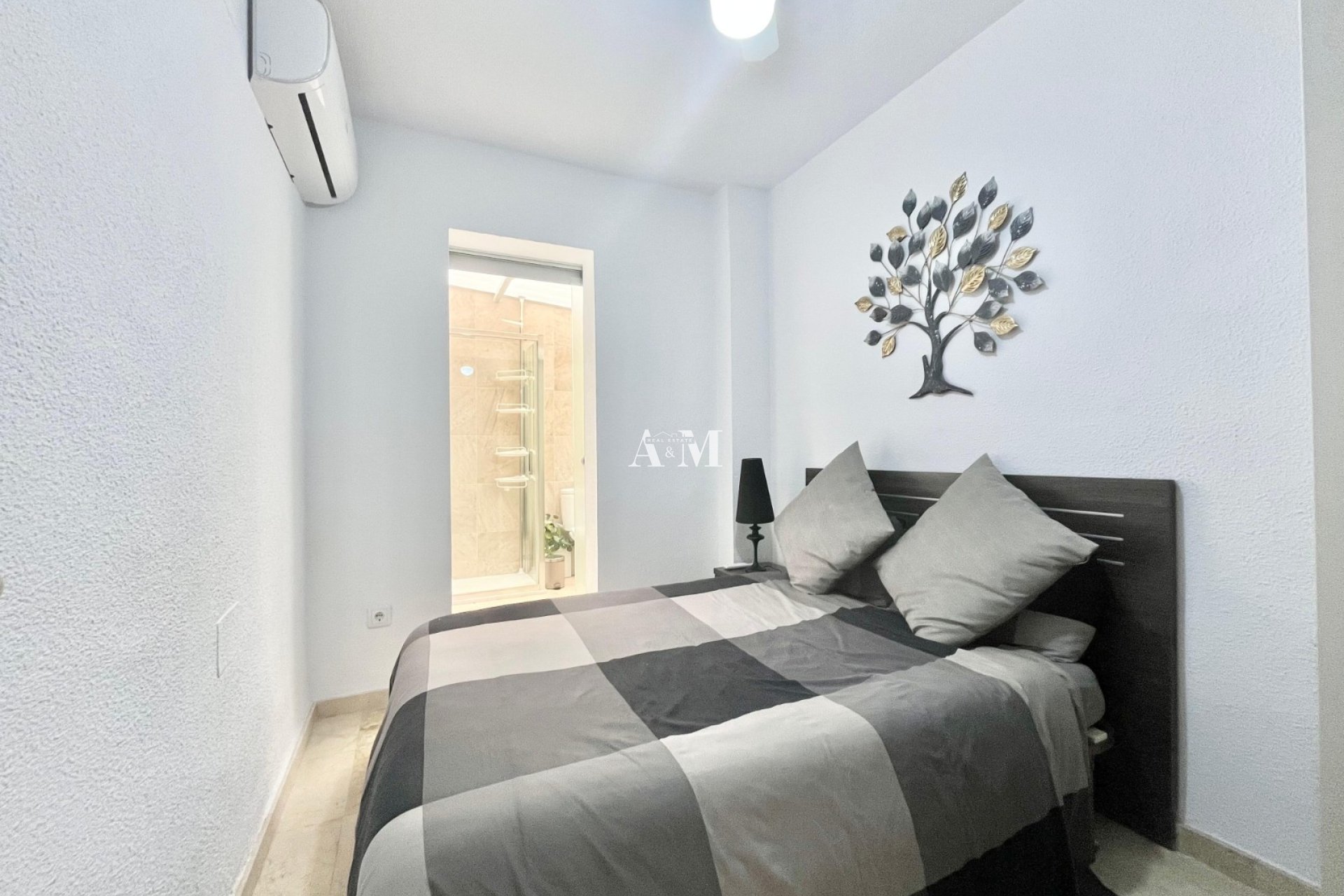 Alquiler a largo plazo - Apartamento / piso - Torrevieja - Playa del Cura