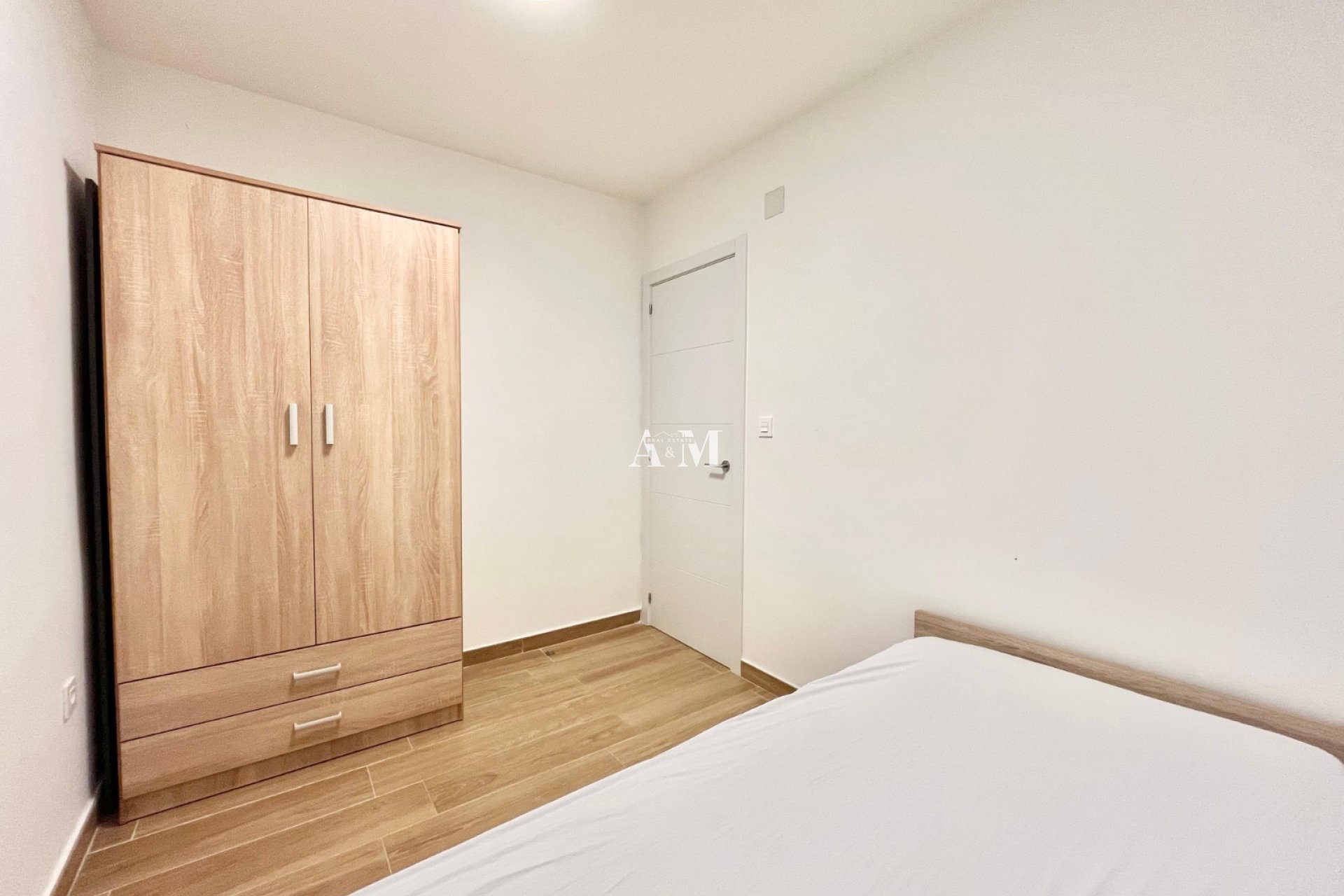 Alquiler a largo plazo - Apartamento / piso - Torrevieja - Playa del Cura