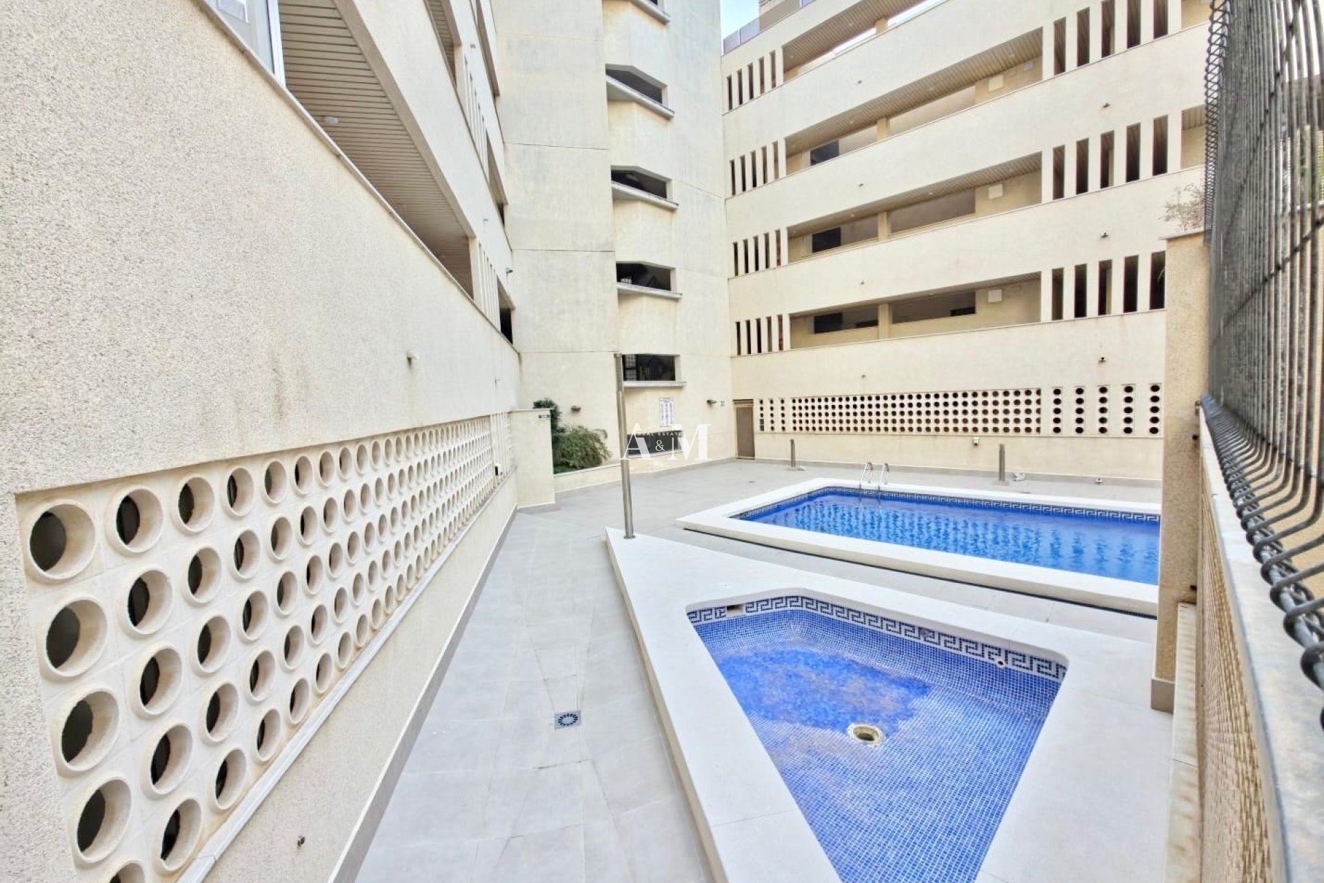 Alquiler a largo plazo - Apartamento / piso - Torrevieja - Playa del Cura