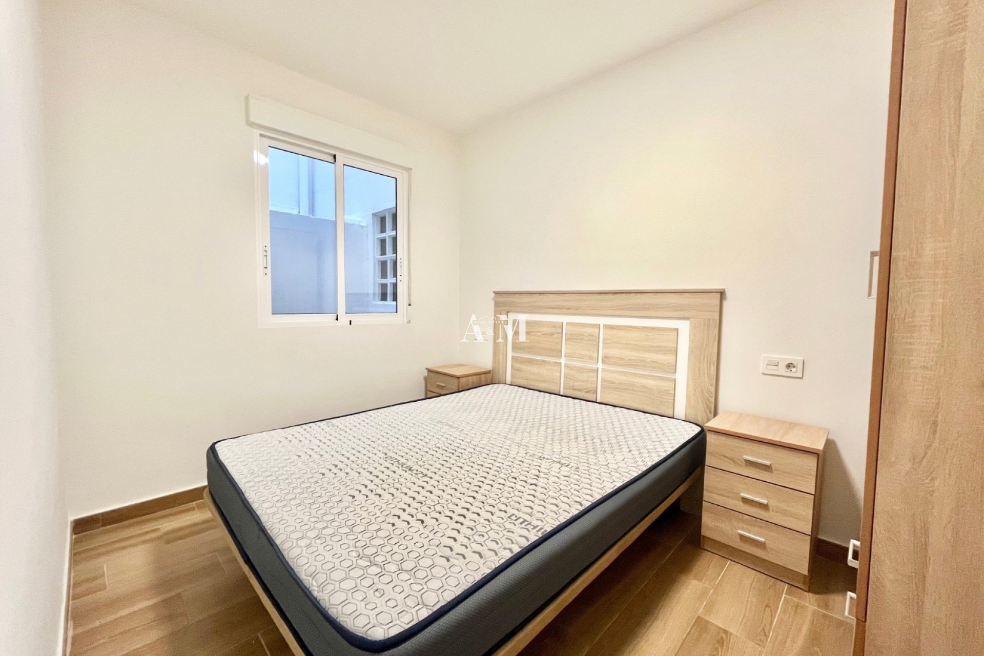 Alquiler a largo plazo - Apartamento / piso - Torrevieja - Playa del Cura