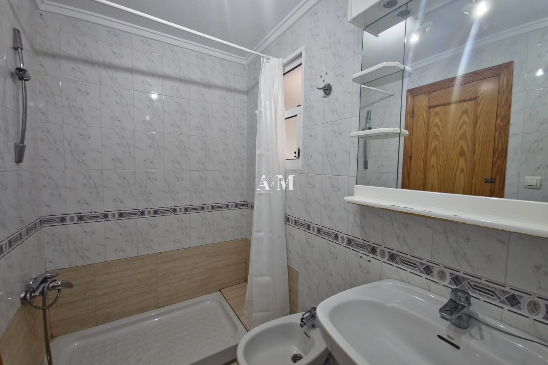 Alquiler a largo plazo - Apartamento / piso - Torrevieja - Playa del Cura