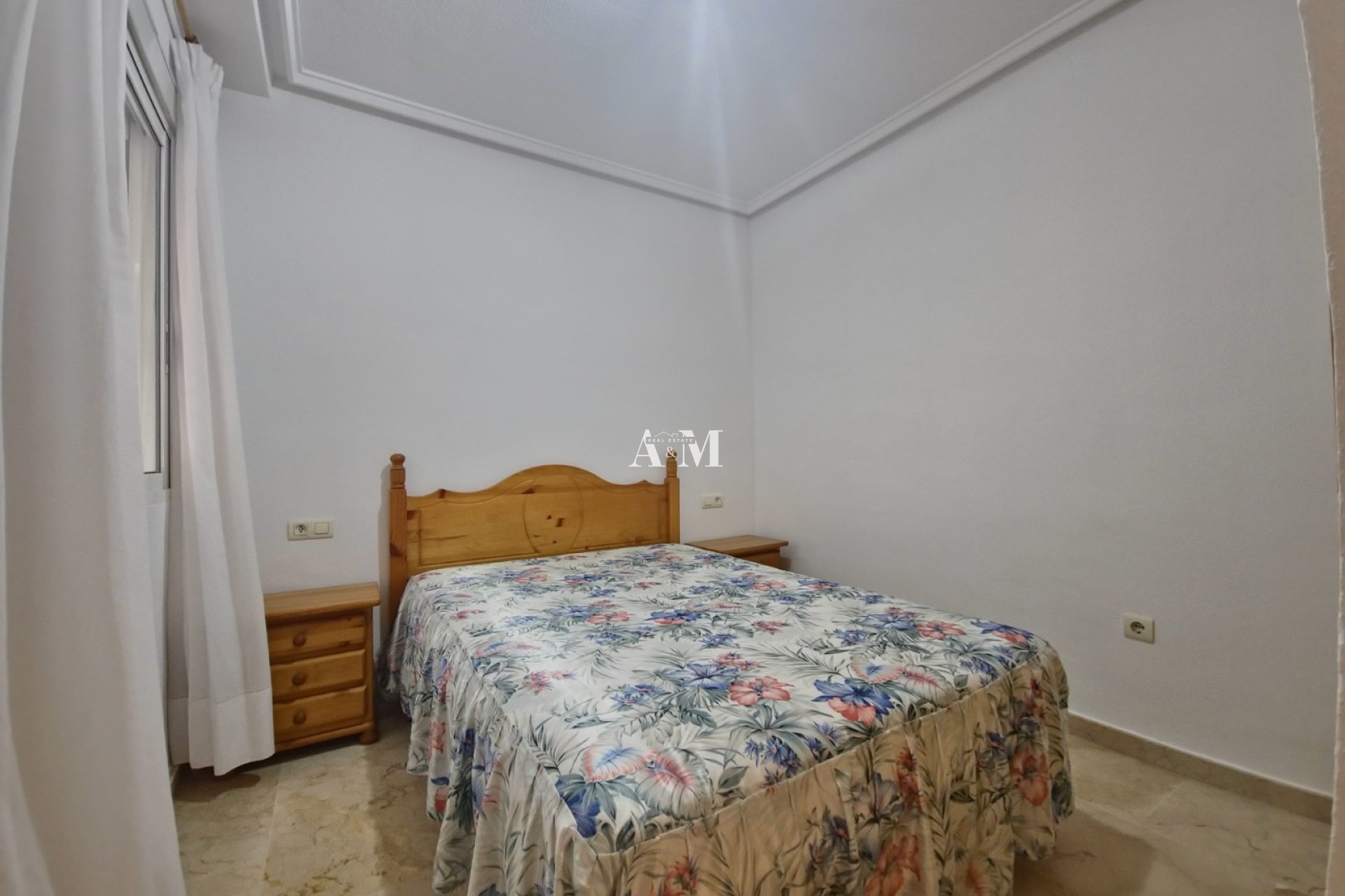 Alquiler a largo plazo - Apartamento / piso - Torrevieja - Playa del Cura