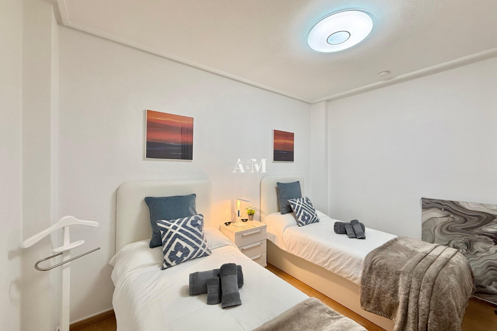 Alquiler a largo plazo - Apartamento / piso - Torrevieja - Playa del Cura