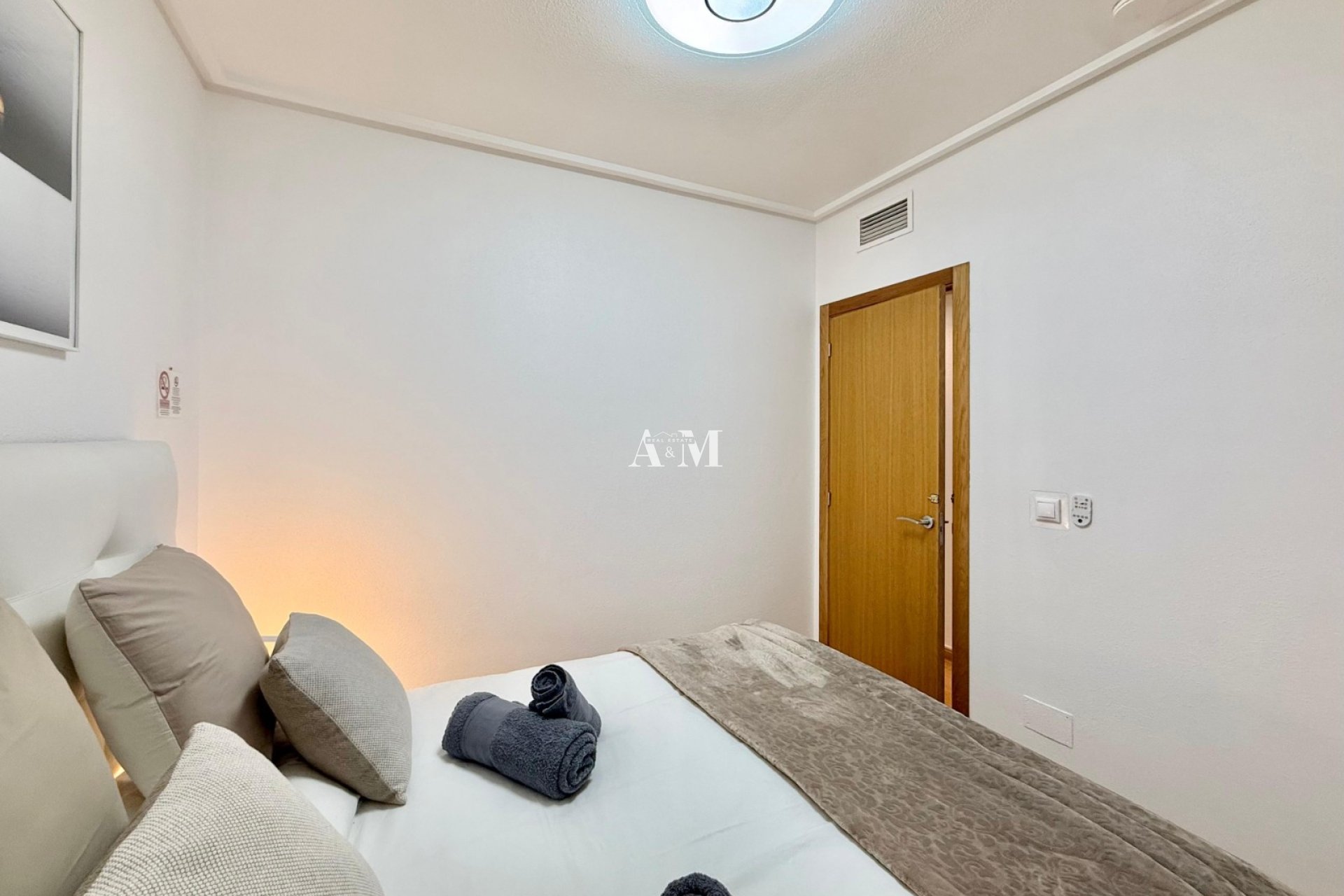 Alquiler a largo plazo - Apartamento / piso - Torrevieja - Playa del Cura