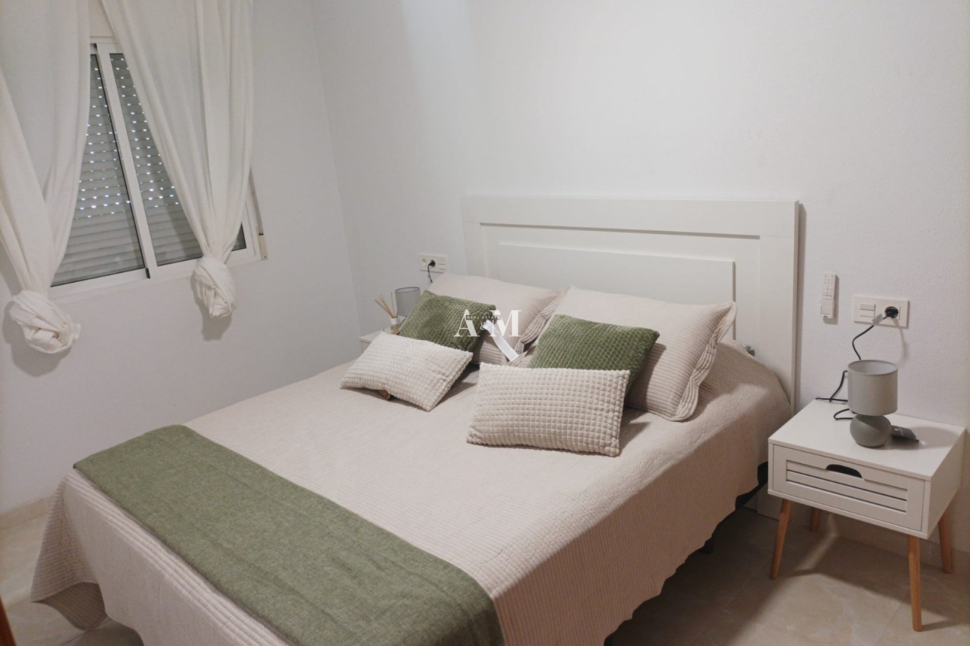 Alquiler a largo plazo - Apartamento / piso - Torrevieja - Playa del Cura