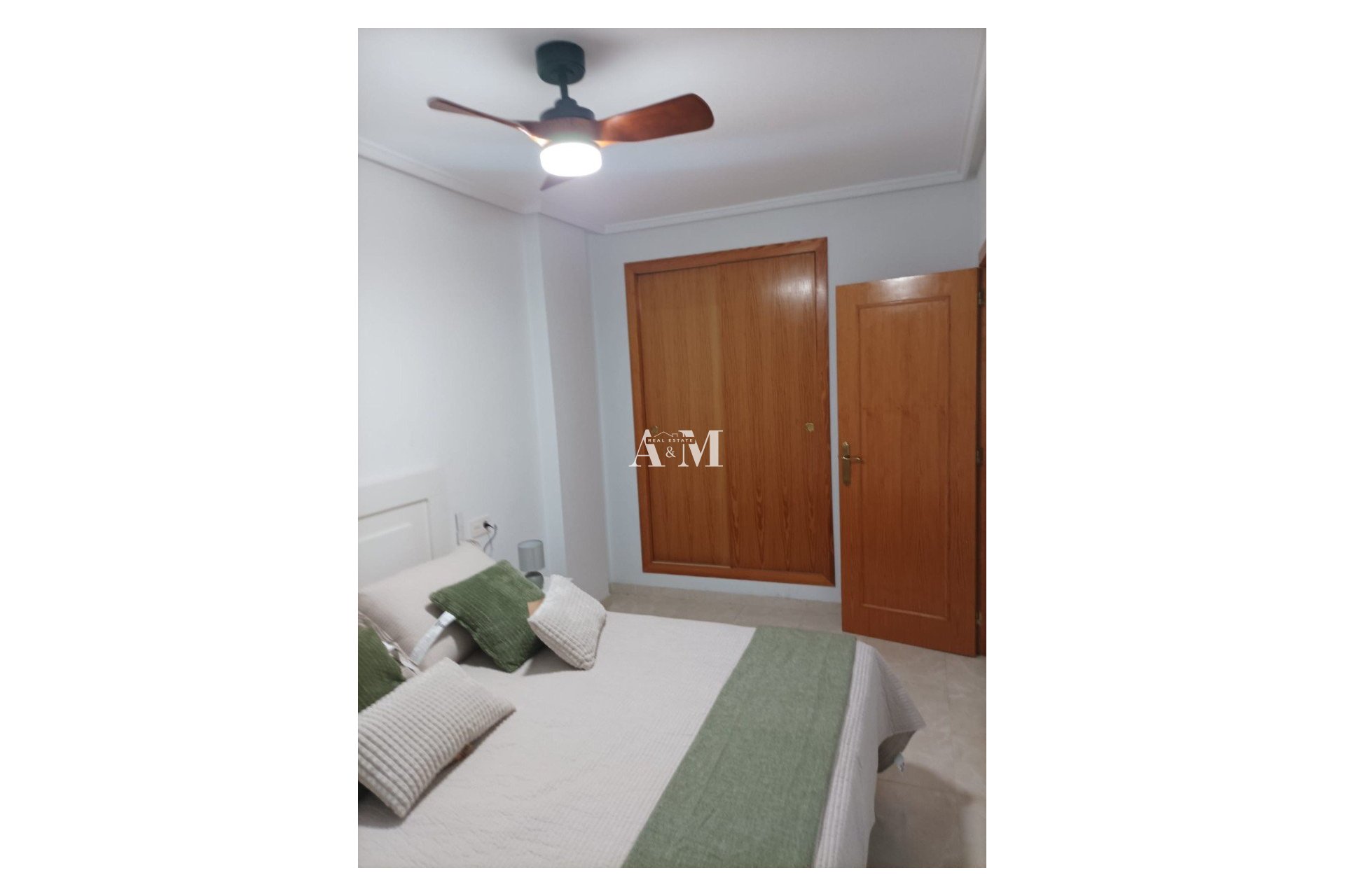 Alquiler a largo plazo - Apartamento / piso - Torrevieja - Playa del Cura