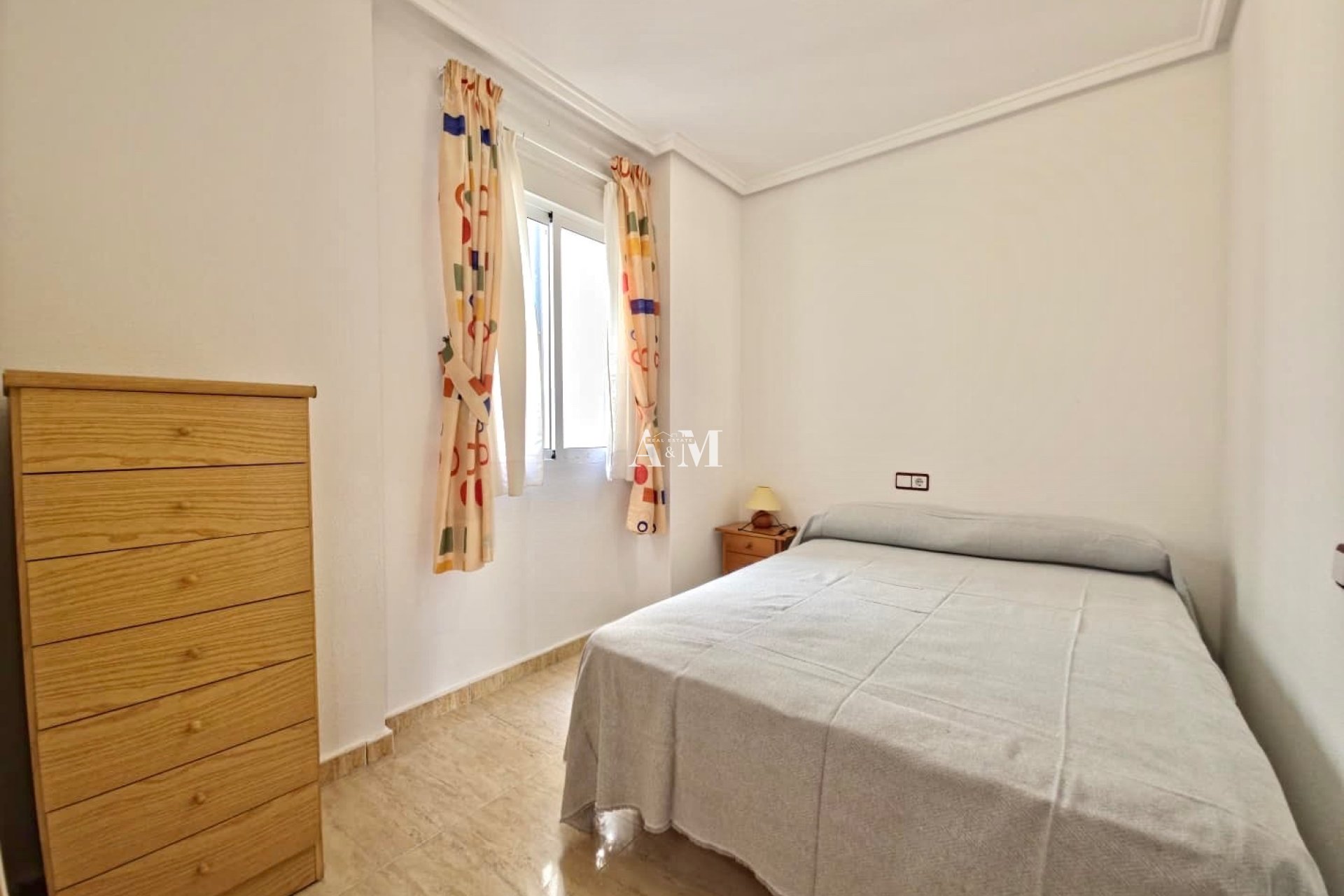 Alquiler a largo plazo - Apartamento / piso - Torrevieja - Playa del Cura