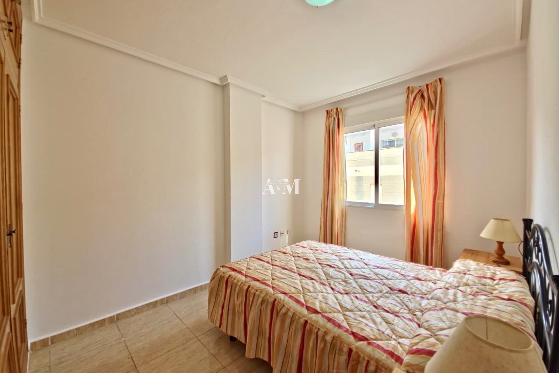 Alquiler a largo plazo - Apartamento / piso - Torrevieja - Playa del Cura