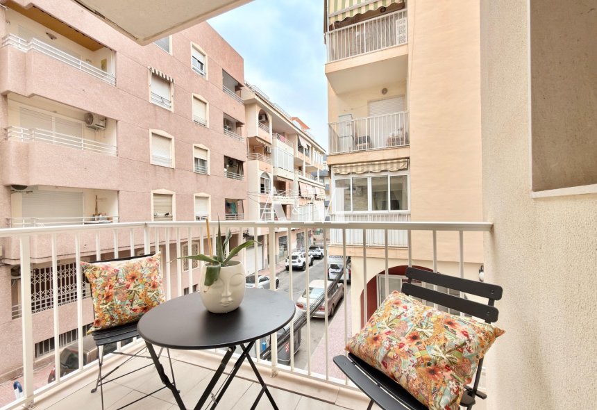 Alquiler a largo plazo - Apartamento / piso - Torrevieja - Playa del Cura