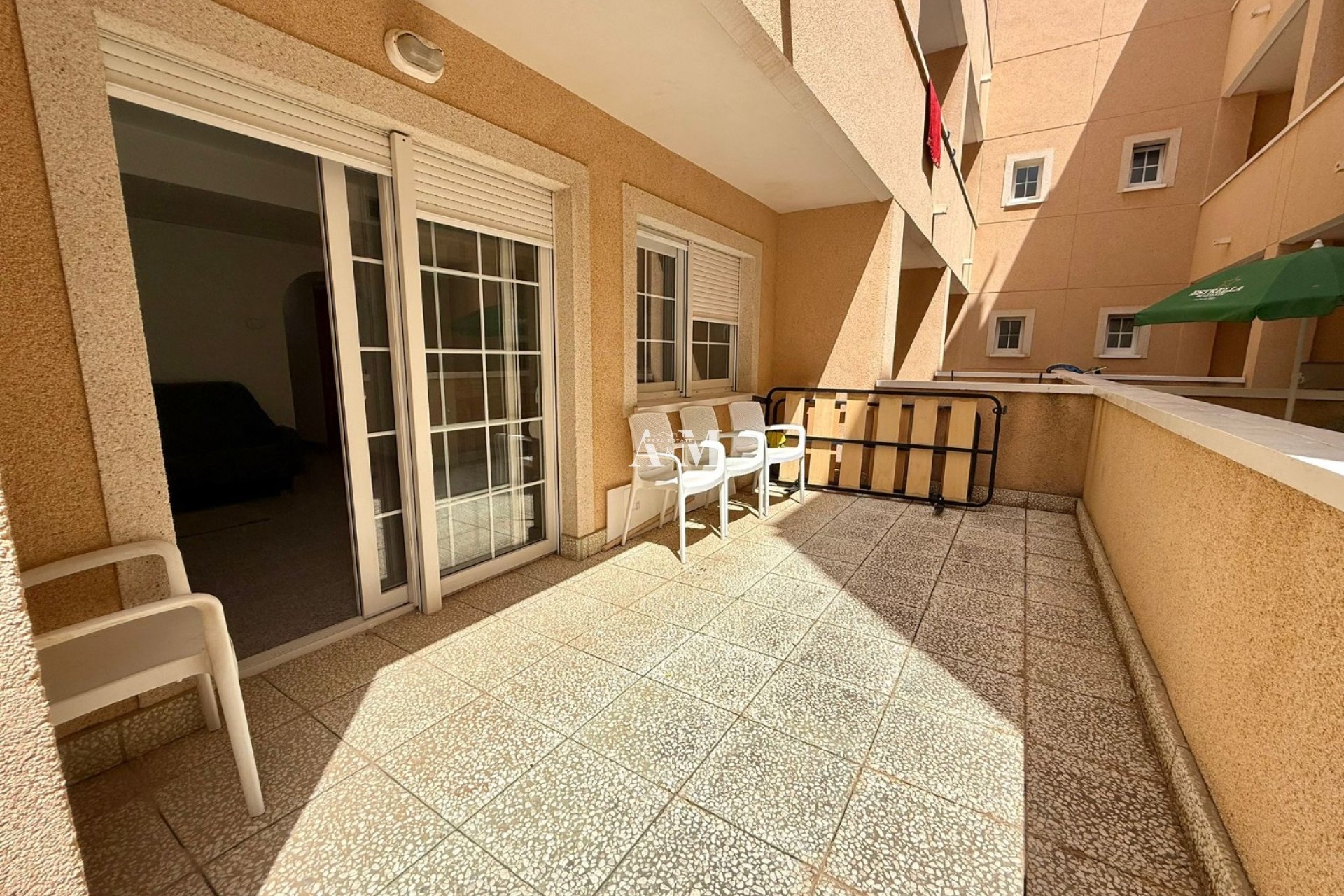 Alquiler a largo plazo - Apartamento / piso - Torrevieja - Torrelamata - La Mata