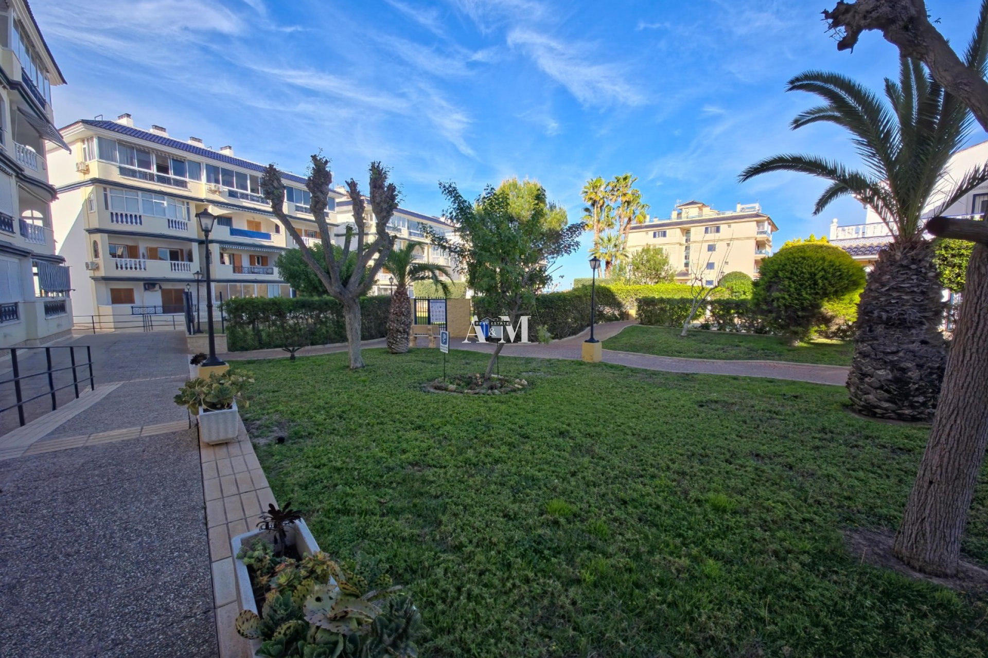 Alquiler a largo plazo - Apartamento / piso - Torrevieja - Torrelamata - La Mata