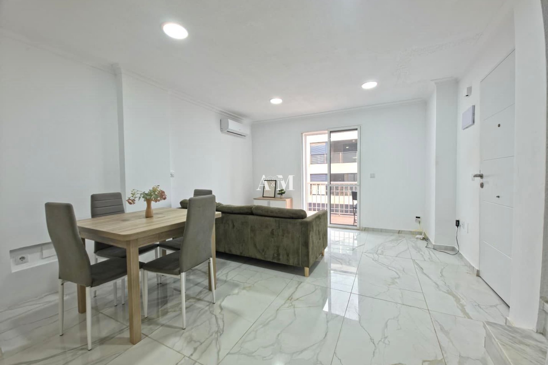 Alquiler a largo plazo - Apartamento / piso - Torrevieja - Torrelamata - La Mata