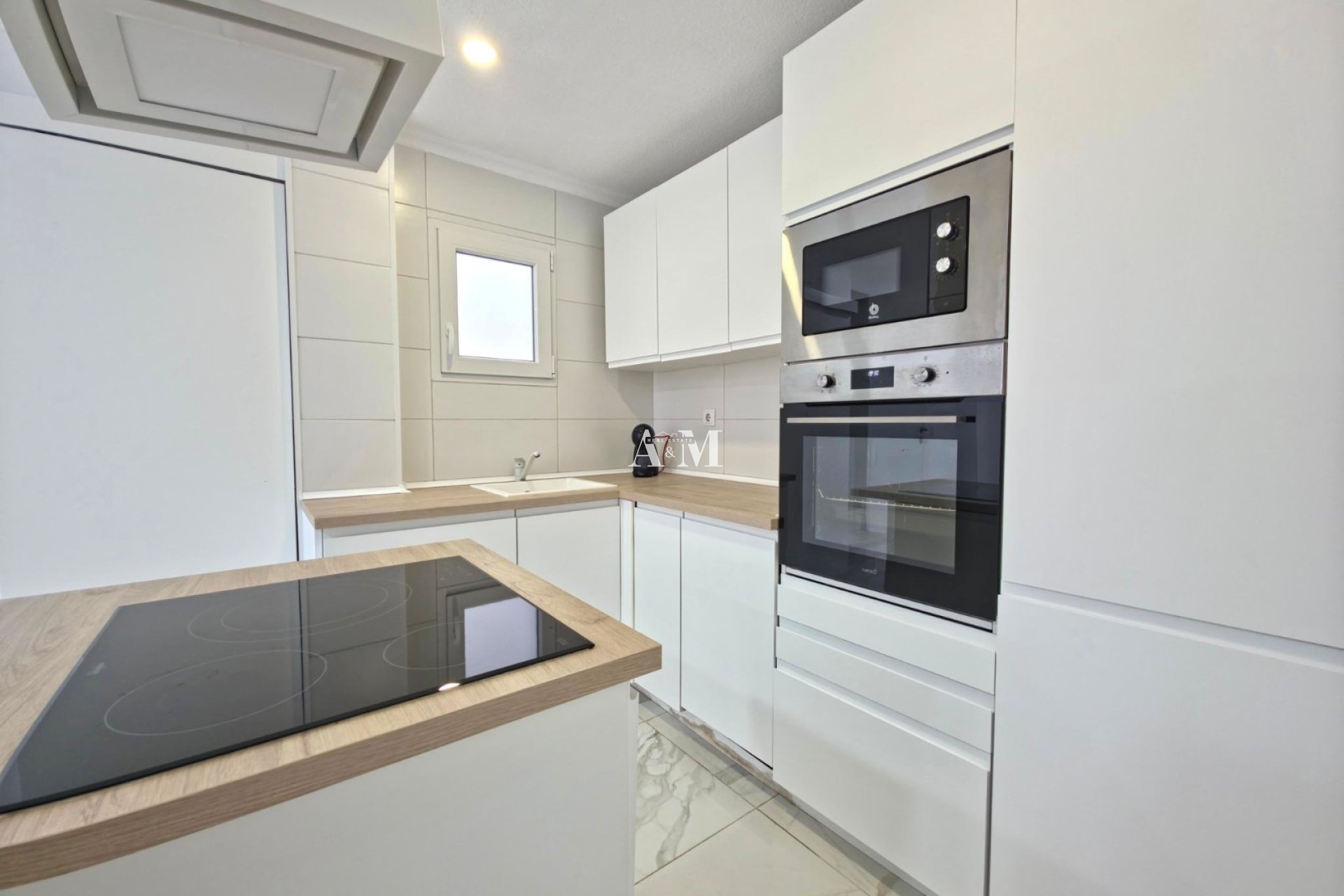 Alquiler a largo plazo - Apartamento / piso - Torrevieja - Torrelamata - La Mata