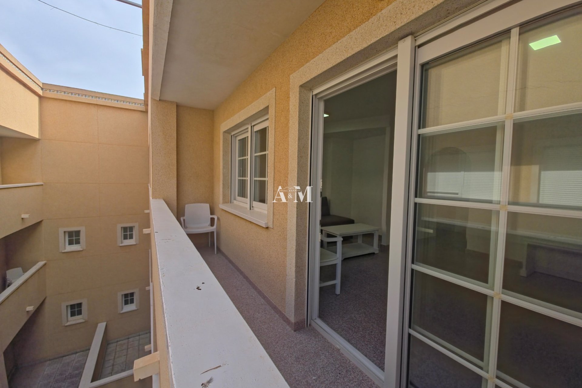 Alquiler a largo plazo - Apartamento / piso - Torrevieja - Torrelamata - La Mata