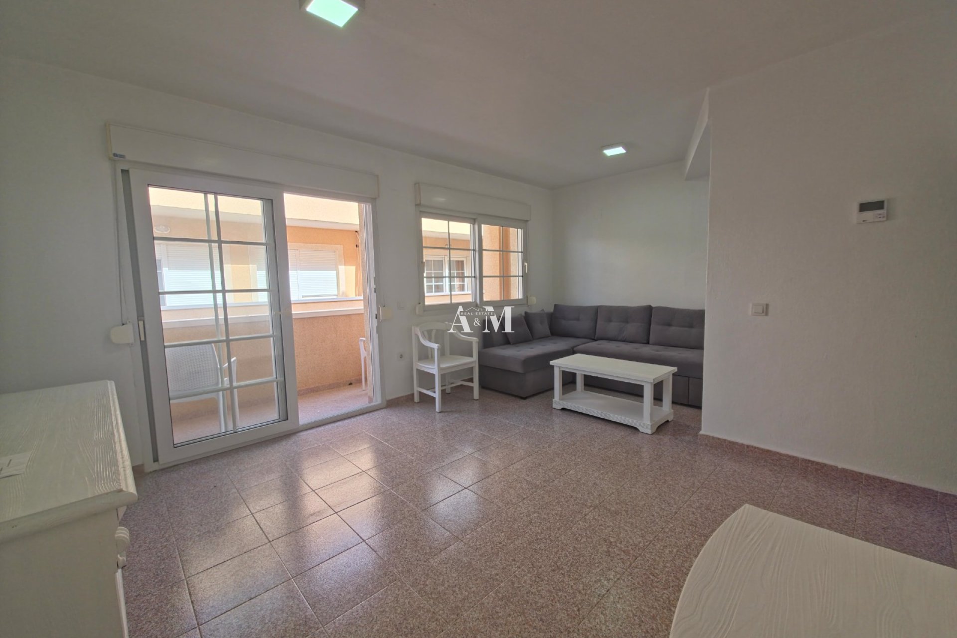 Alquiler a largo plazo - Apartamento / piso - Torrevieja - Torrelamata - La Mata