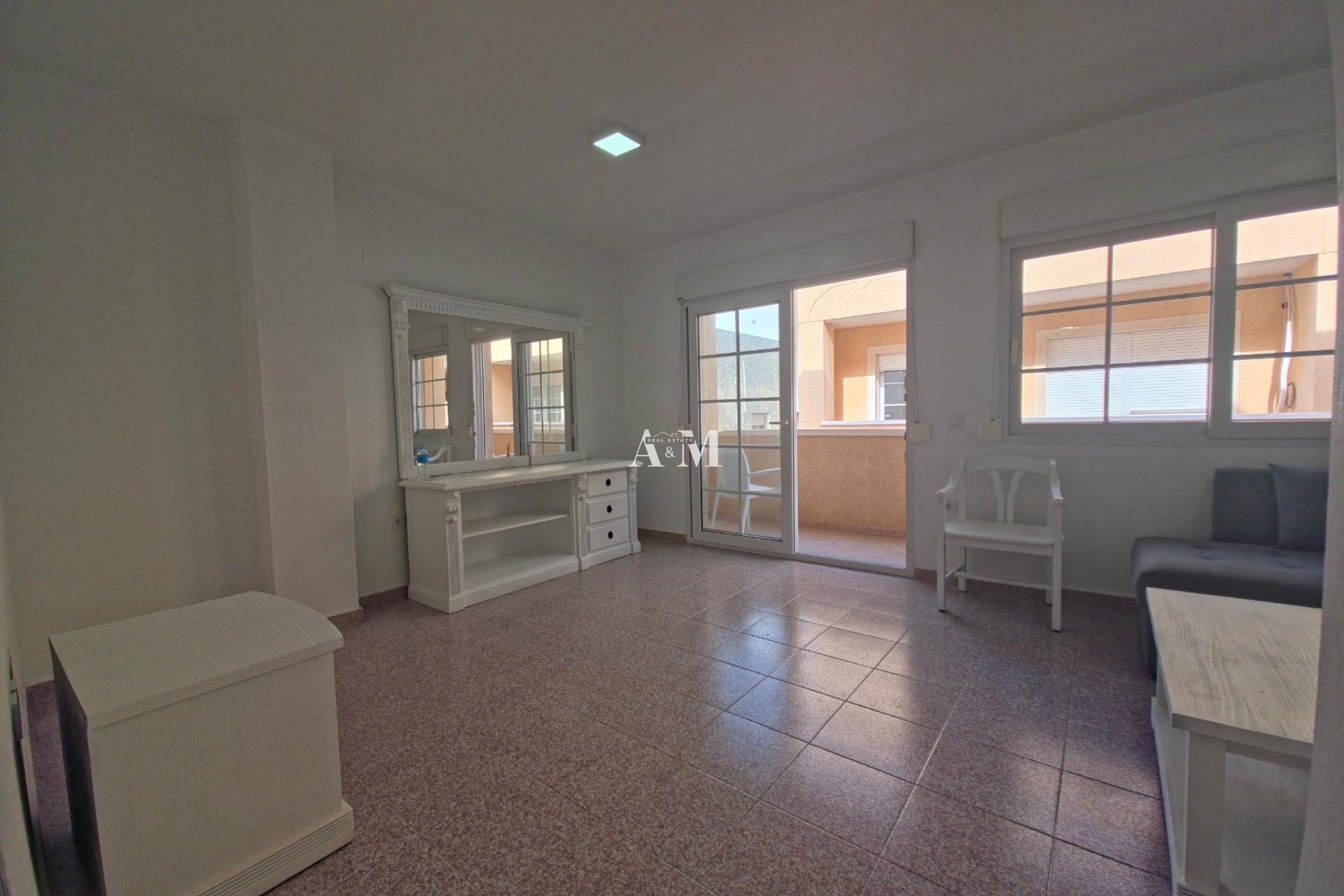 Alquiler a largo plazo - Apartamento / piso - Torrevieja - Torrelamata - La Mata