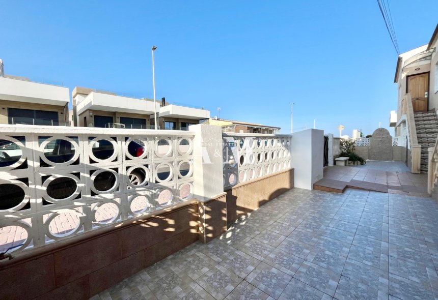 Alquiler a largo plazo - Apartamento / piso - Torrevieja - Torrelamata - La Mata