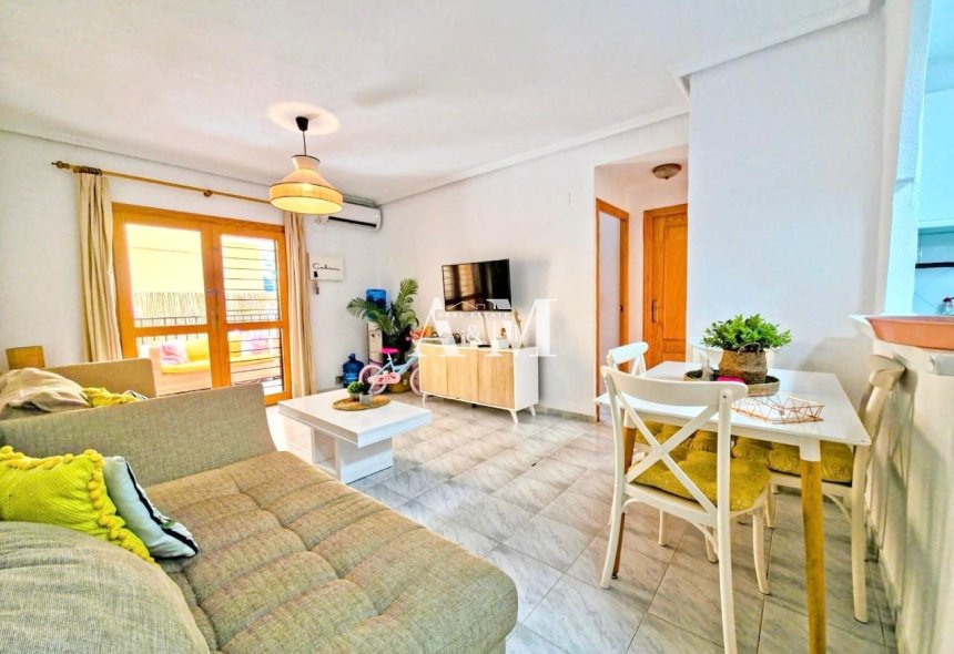 Alquiler a largo plazo - Apartamento / piso - Torrevieja - Torrelamata - La Mata