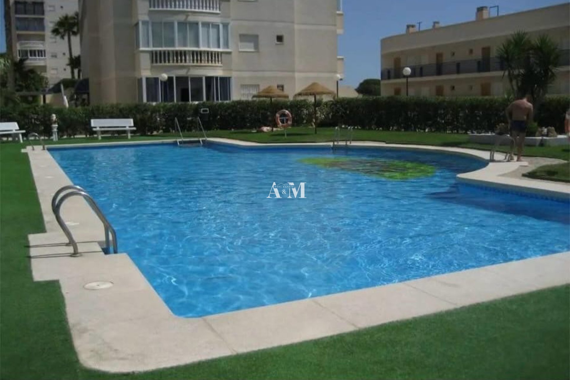 Alquiler a largo plazo - Ático - Arenales del Sol - Arenales