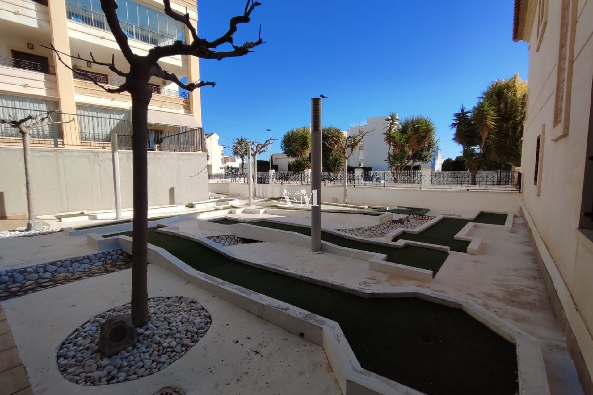 Alquiler a largo plazo - Ático - Guardamar del Segura - Urbanizaciones