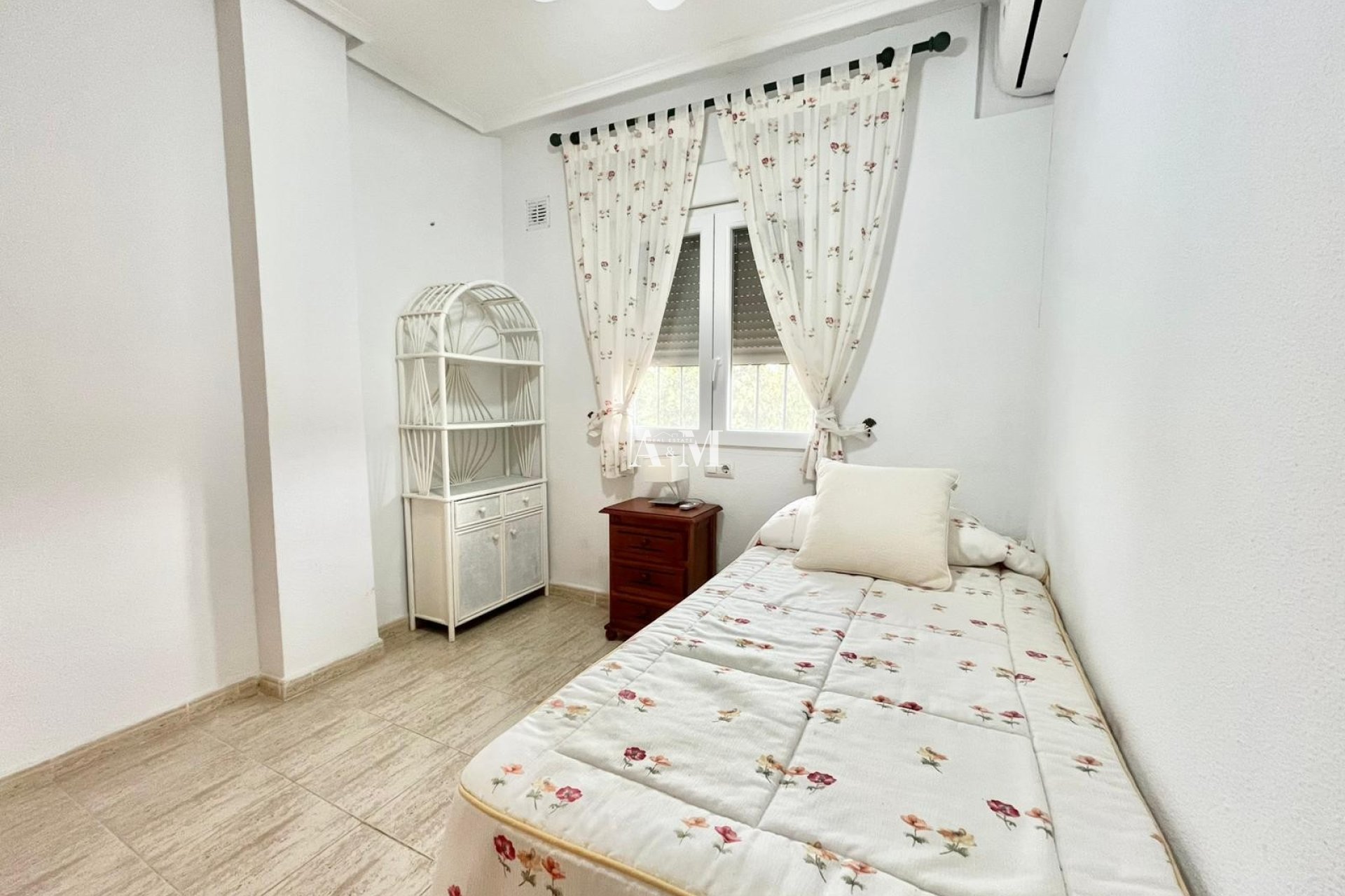 Alquiler a largo plazo - Bungalow - Torrevieja - Nueva Torrevieja - Aguas Nuevas