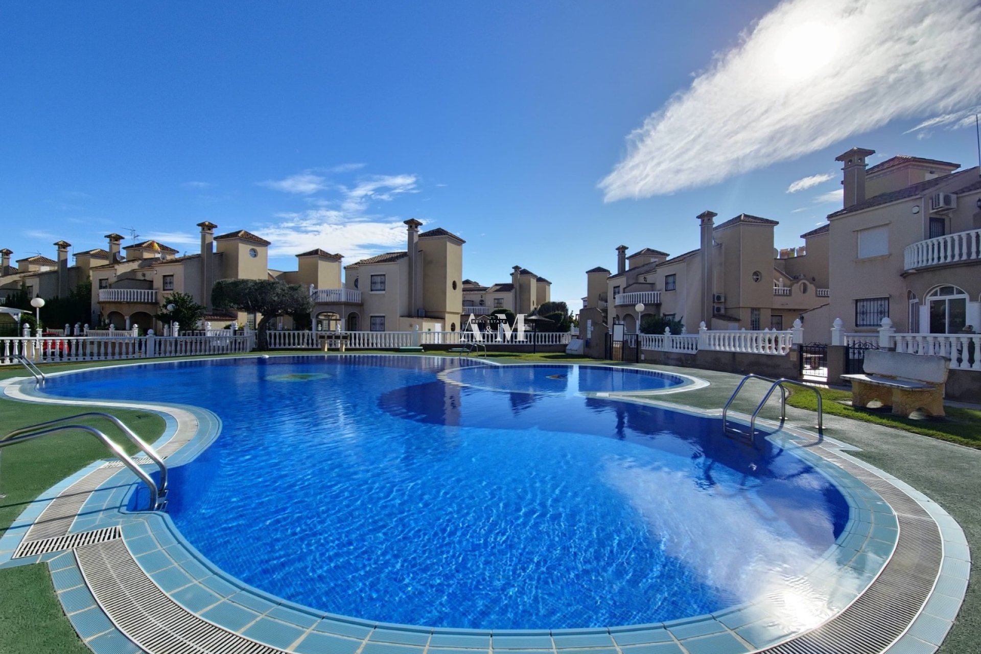 Alquiler a largo plazo - Chalet - Orihuela Costa - Playa Flamenca