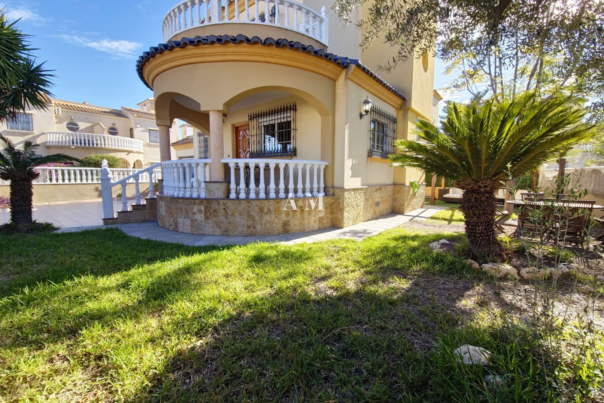 Alquiler a largo plazo - Chalet - Orihuela Costa - Playa Flamenca